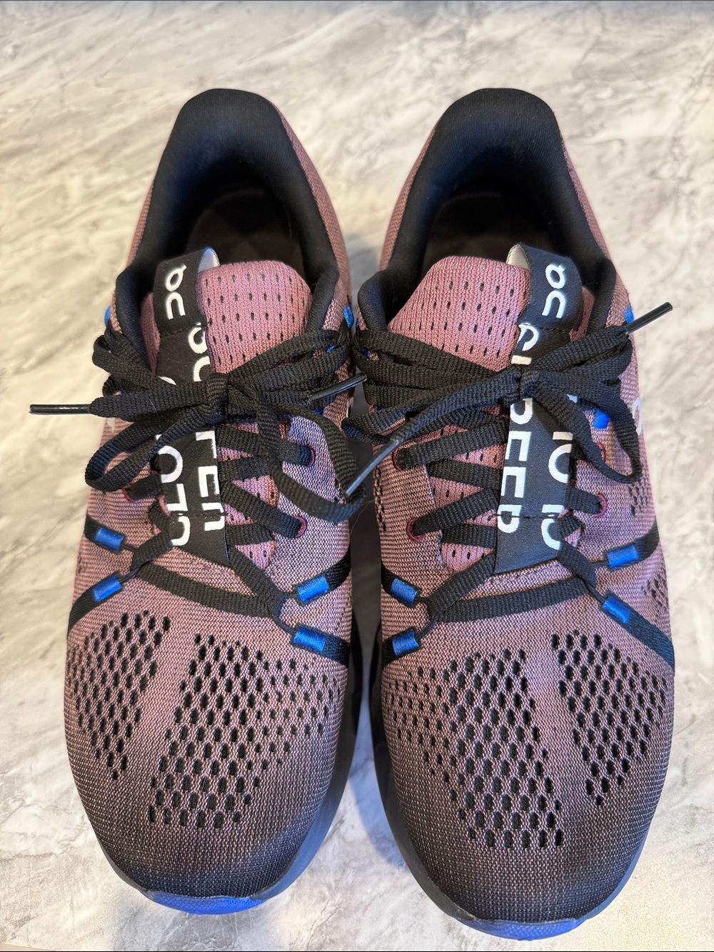 On Running Men’s/Women’s Athletic Shoes — Mauve and Black with Blue Accents
